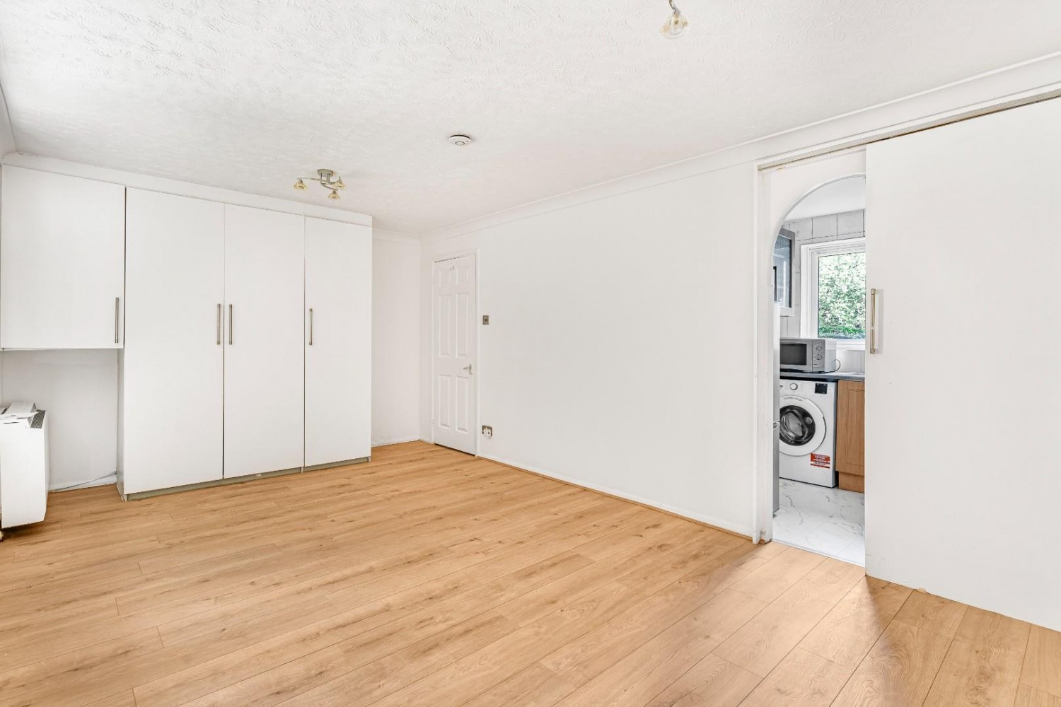 1 bedroom Flat to let in Linwood Close, London