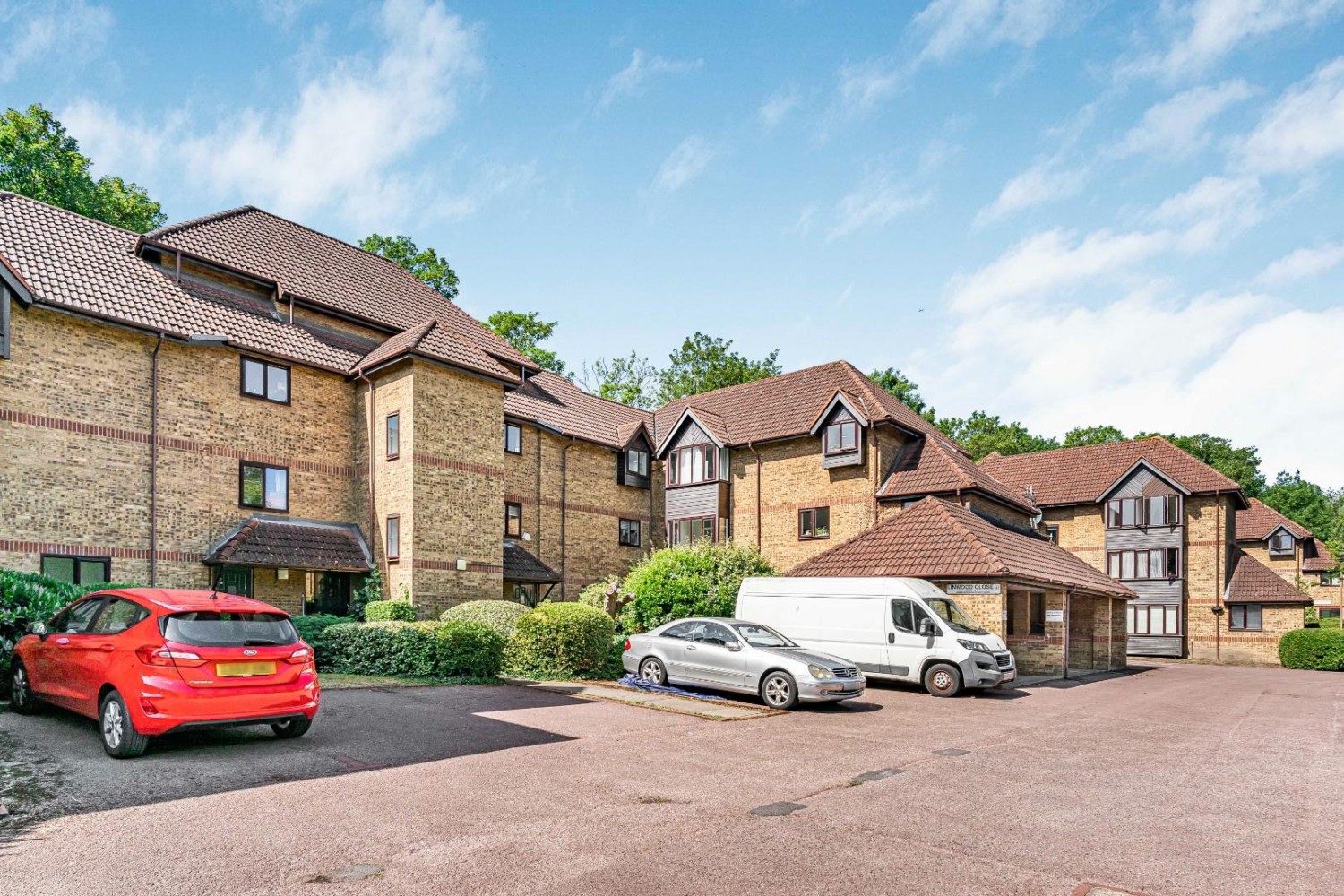 1 bedroom Flat to let in Linwood Close, London