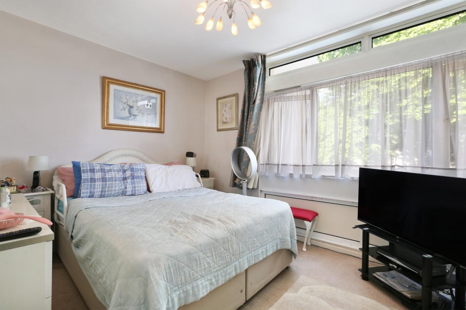 2 bedroom Flat for sale in Cedars Road, London