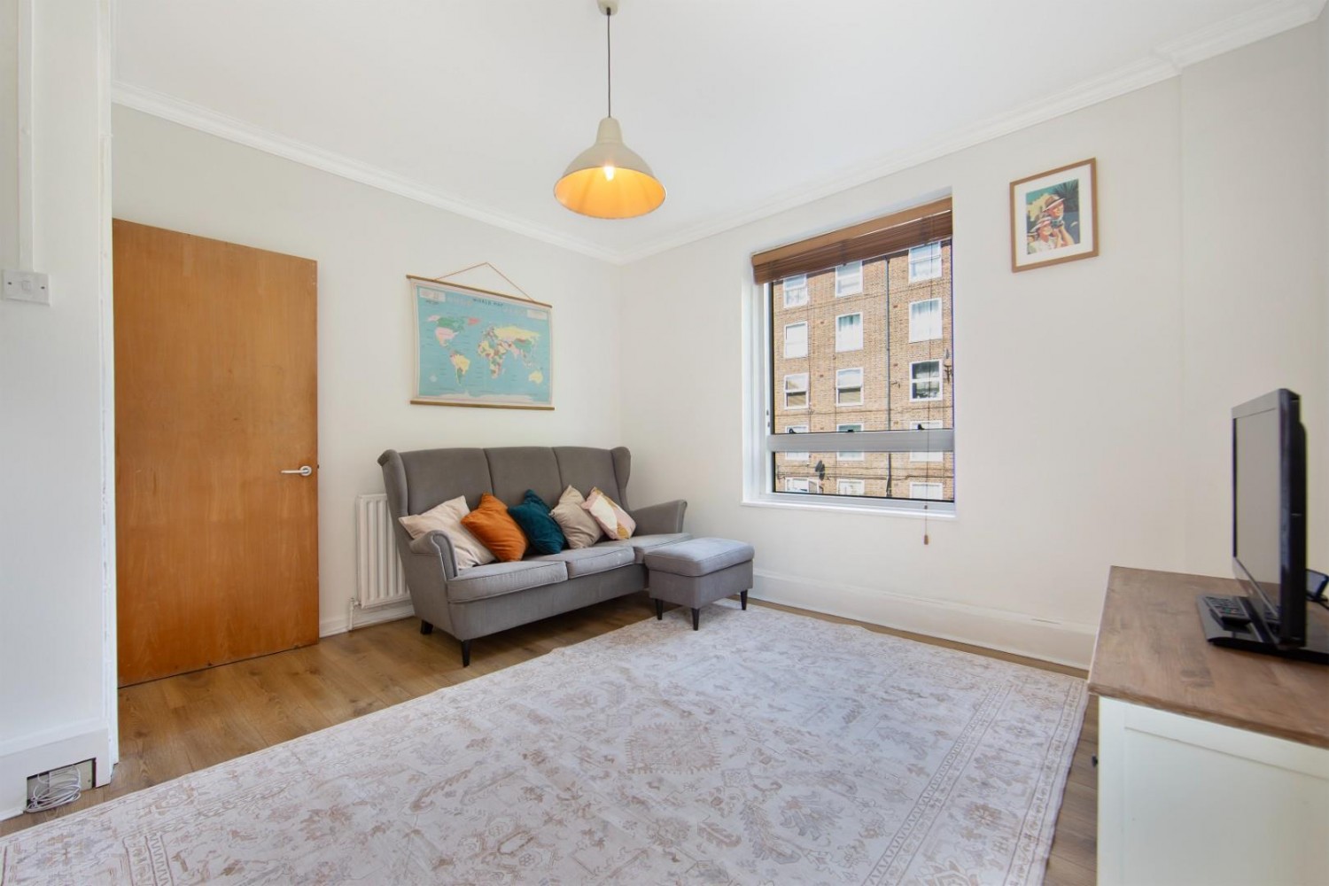 2 bedroom Flat to let in Brandon Street, London