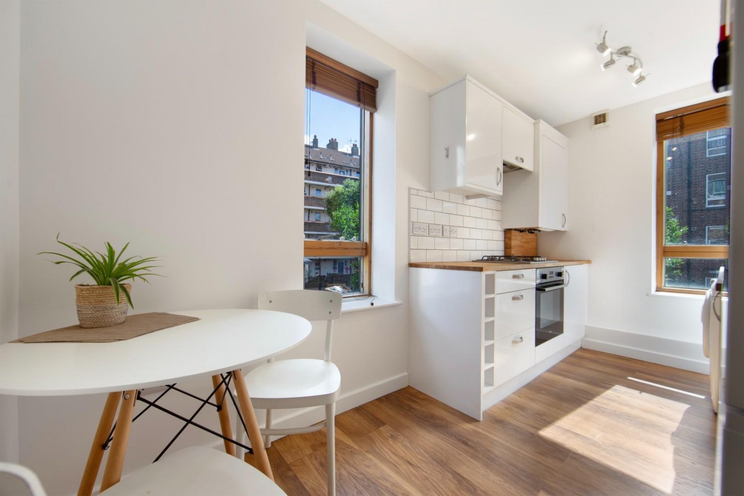 2 bedroom Flat to let in Brandon Street, London