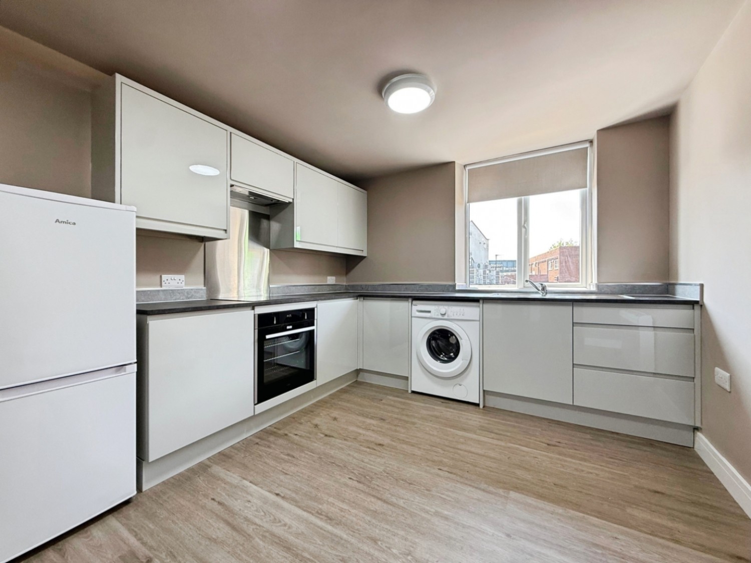 1 bedroom Flat to let in Station Road, Chapeltown, Sheffield