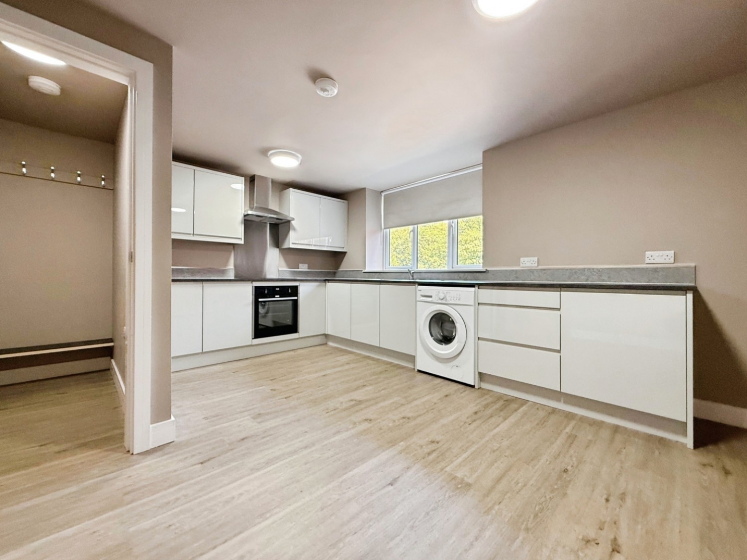 1 bedroom Flat to let in Station Road, Chapeltown, Sheffield