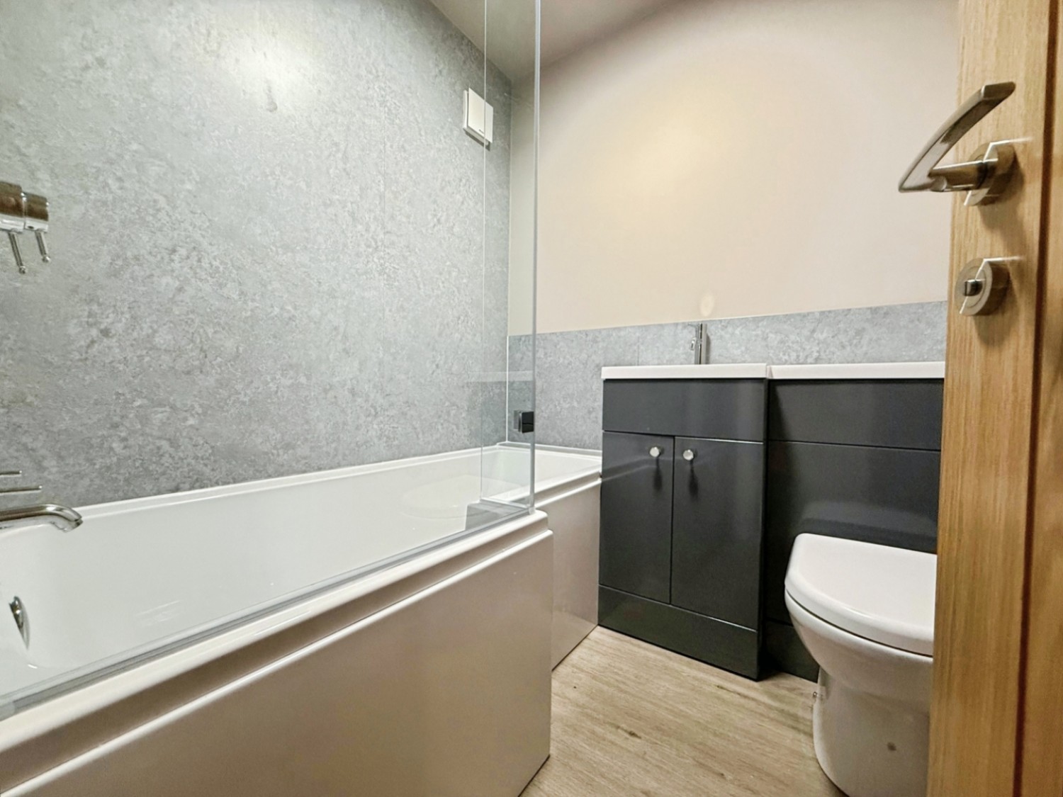 1 bedroom Flat to let in Station Road, Chapeltown, Sheffield