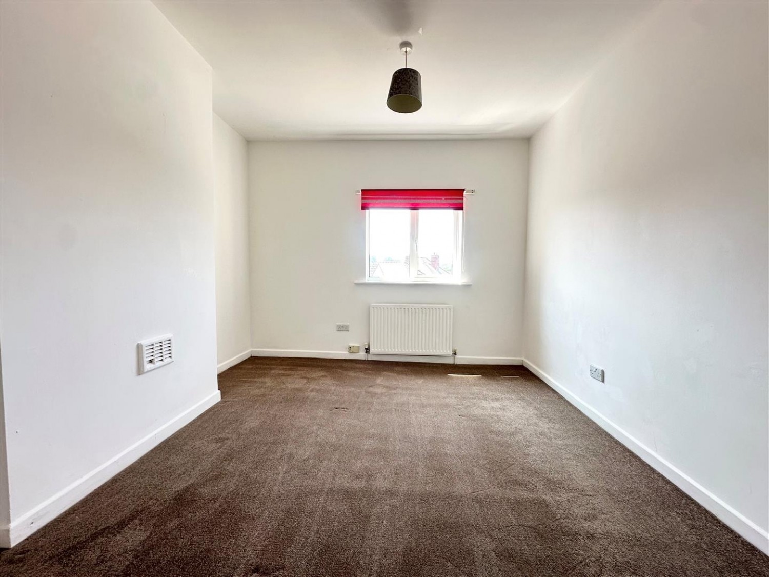 3 bedroom House to let in Cemetery Road, Stourbridge