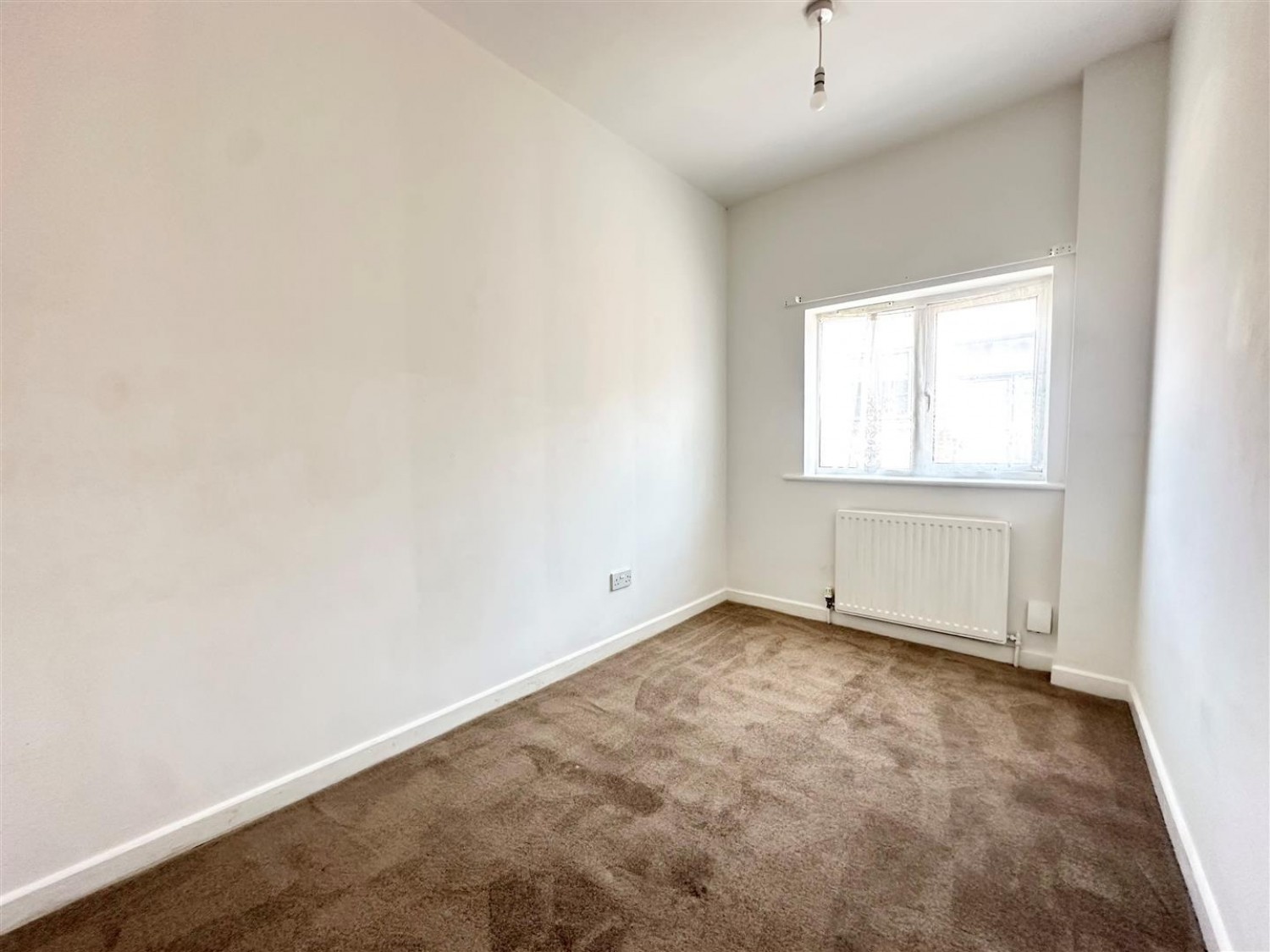 3 bedroom House to let in Cemetery Road, Stourbridge