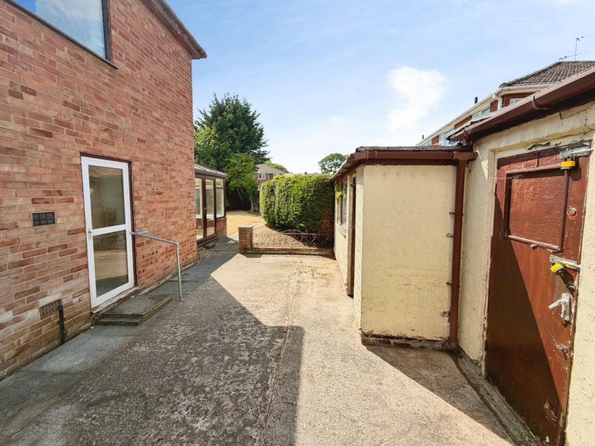 Painswick Road, Great Sutton