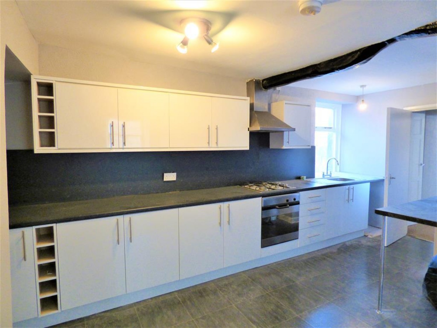 3 bedroom Flat to let in The Ginnel, New Market Street, Skipton, BD23 2JB