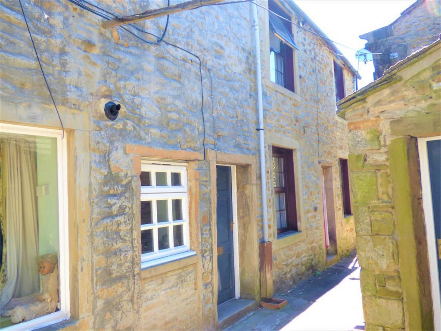 3 bedroom Flat to let in The Ginnel, New Market Street, Skipton, BD23 2JB