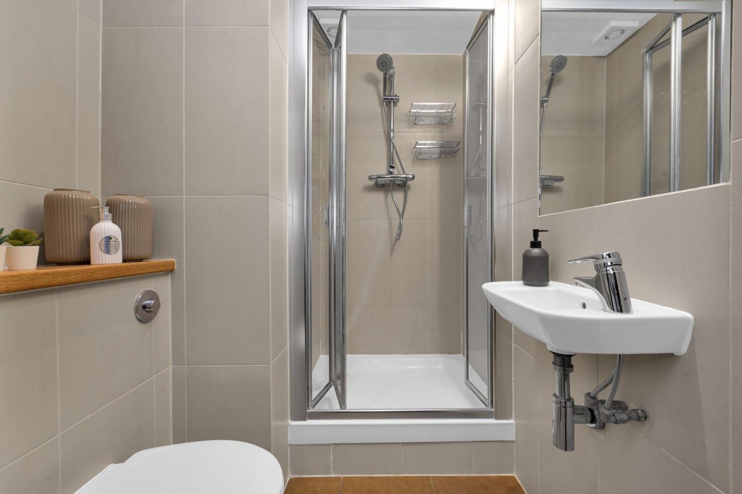3 bedroom Flat for sale in Balmes Road, Islington, N1