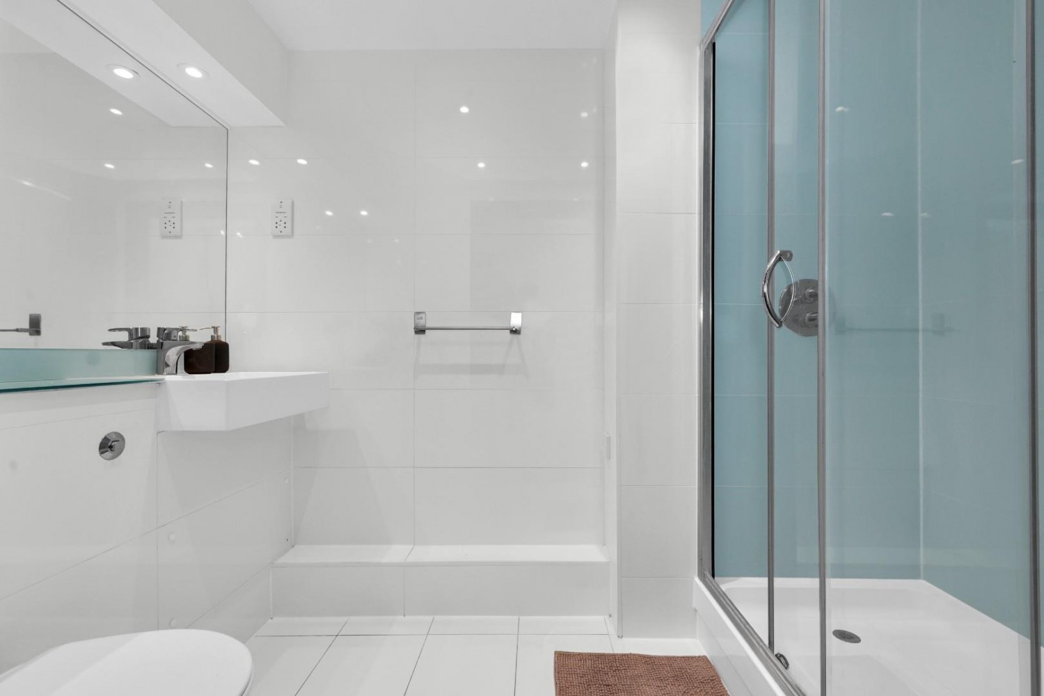 3 bedroom Flat for sale in Balmes Road, Islington, N1