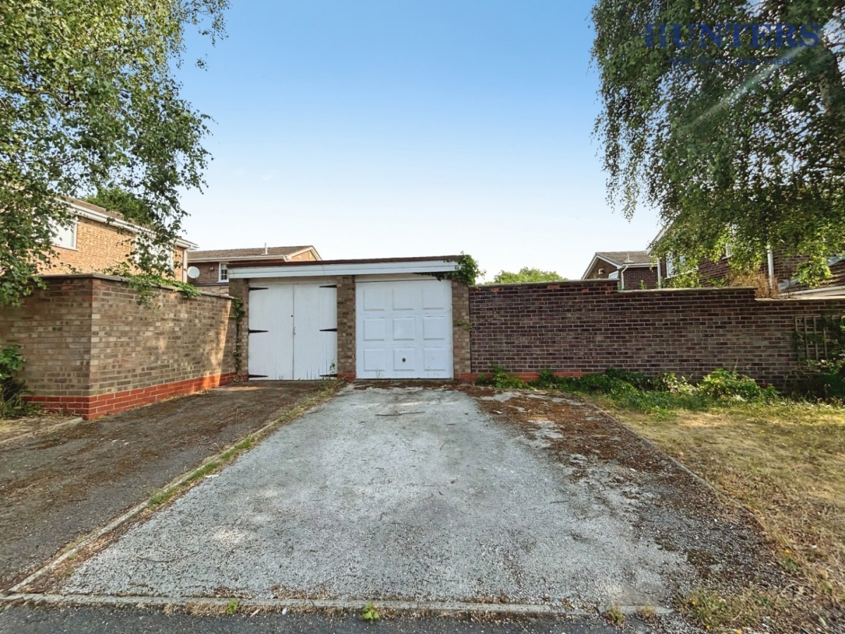 Lewis Close, Lichfield, WS14 9UE