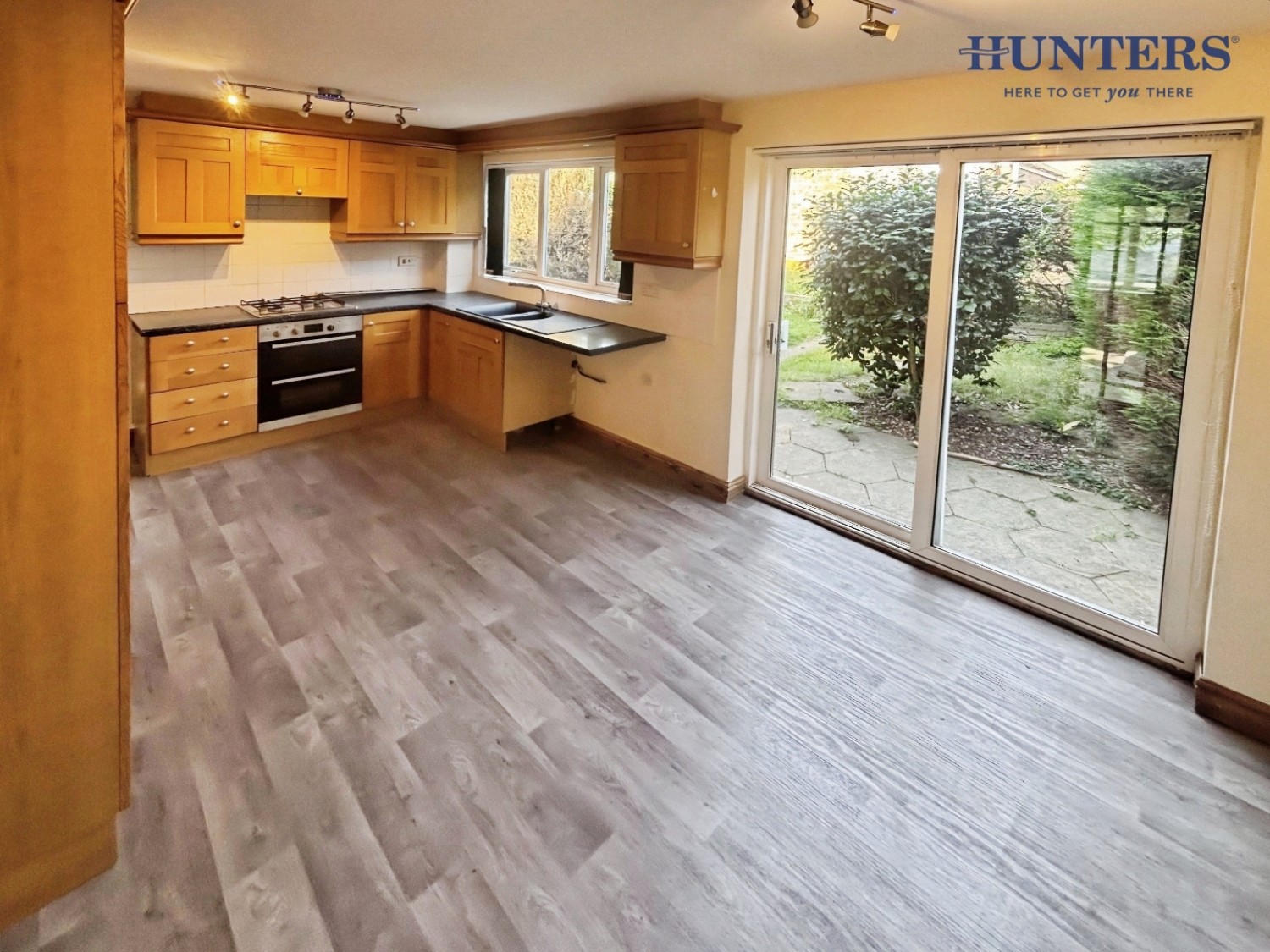 3 bedroom House to let in Lewis Close, Lichfield, WS14 9UE