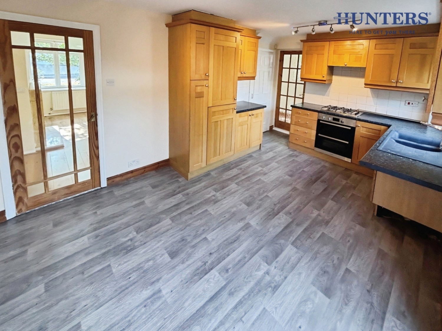 3 bedroom House to let in Lewis Close, Lichfield, WS14 9UE