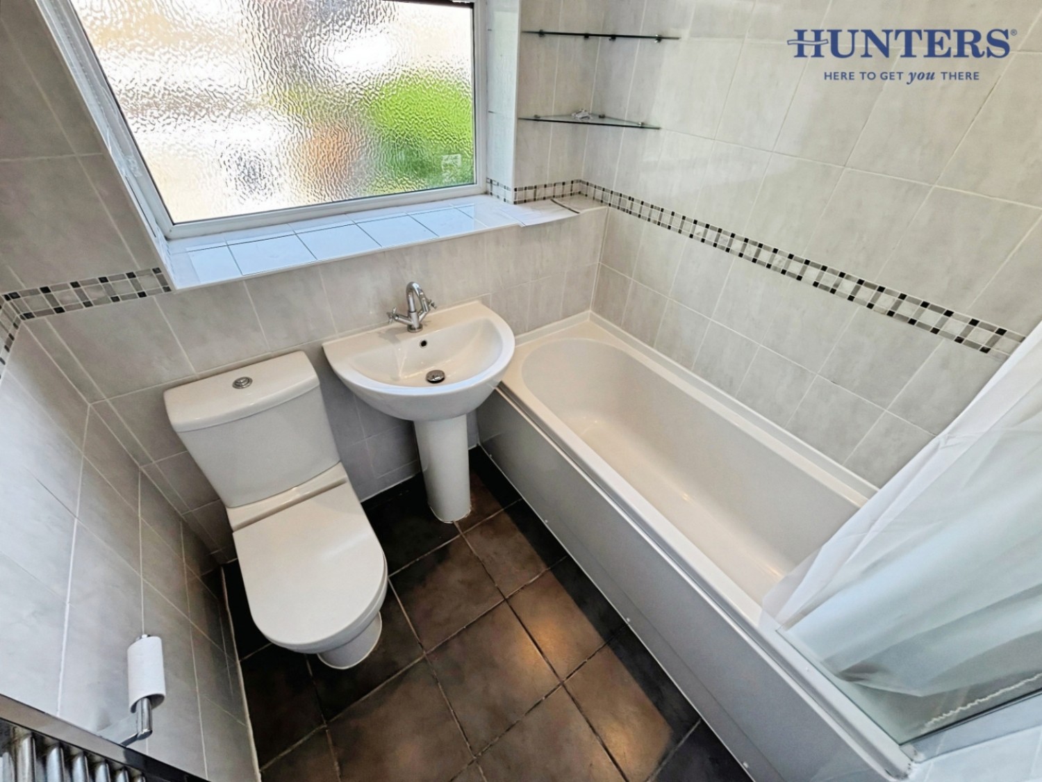 3 bedroom House to let in Lewis Close, Lichfield, WS14 9UE