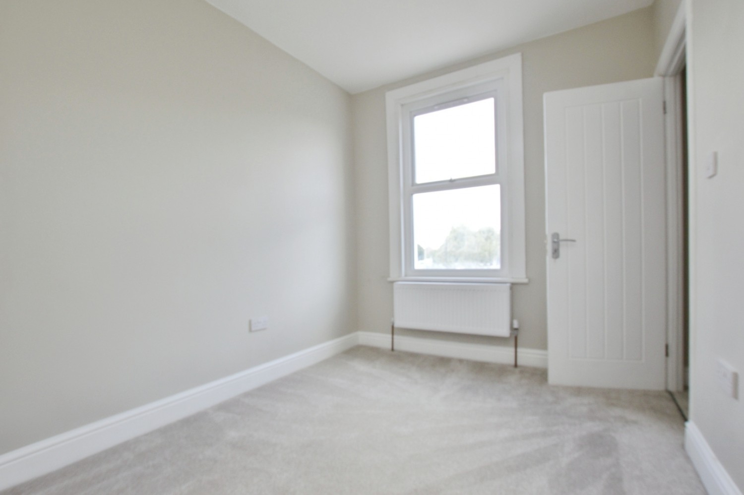 2 bedroom House for sale in Sutton Court Road, London