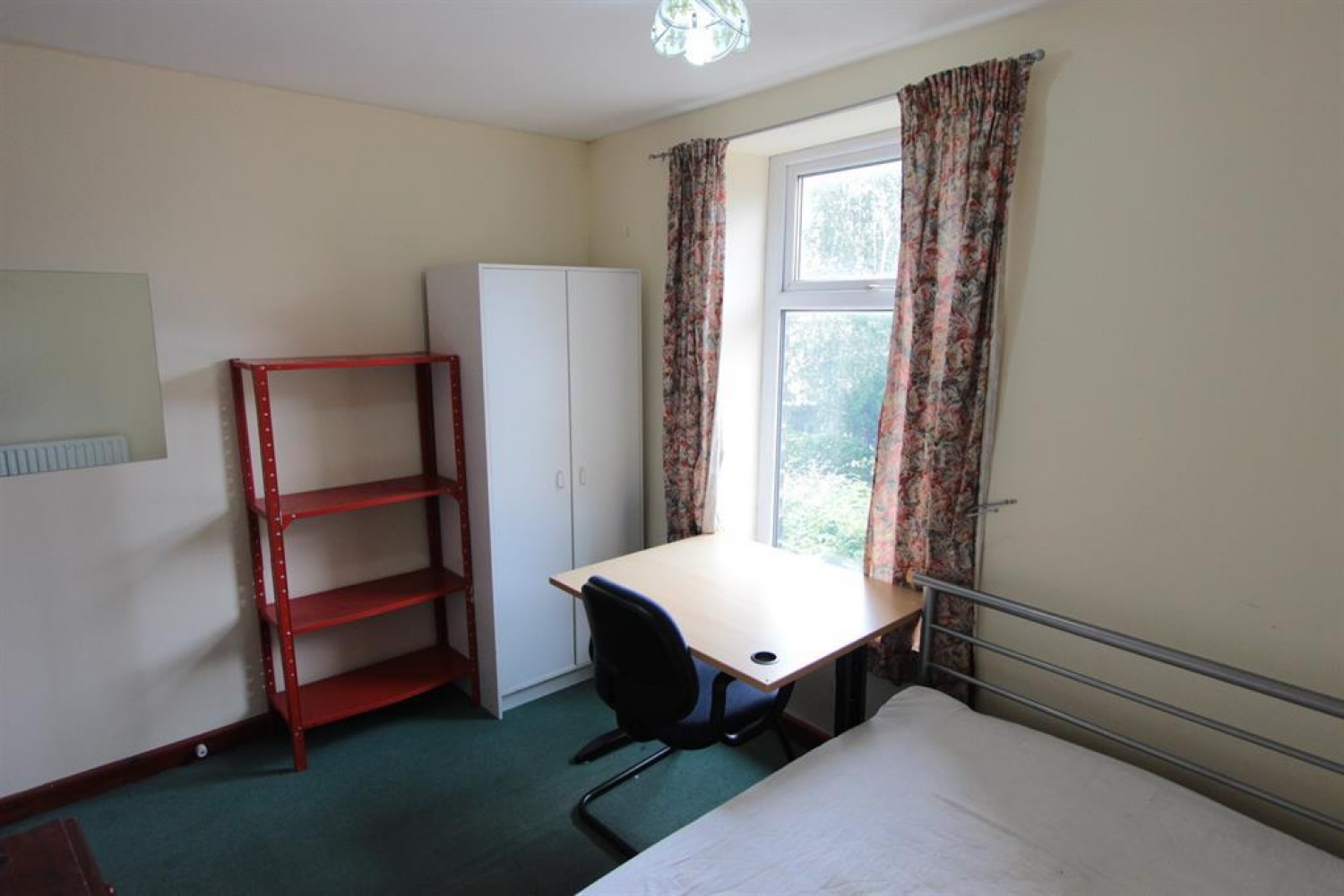 6 bedroom Flat to let in Barber Crescent, Sheffield, S10 1EF