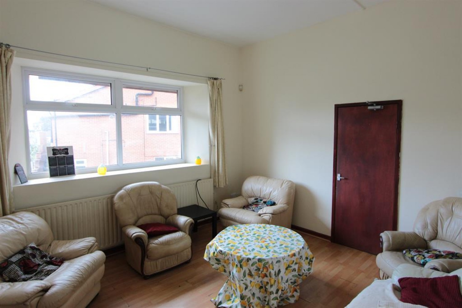6 bedroom Flat to let in Barber Crescent, Sheffield, S10 1EF