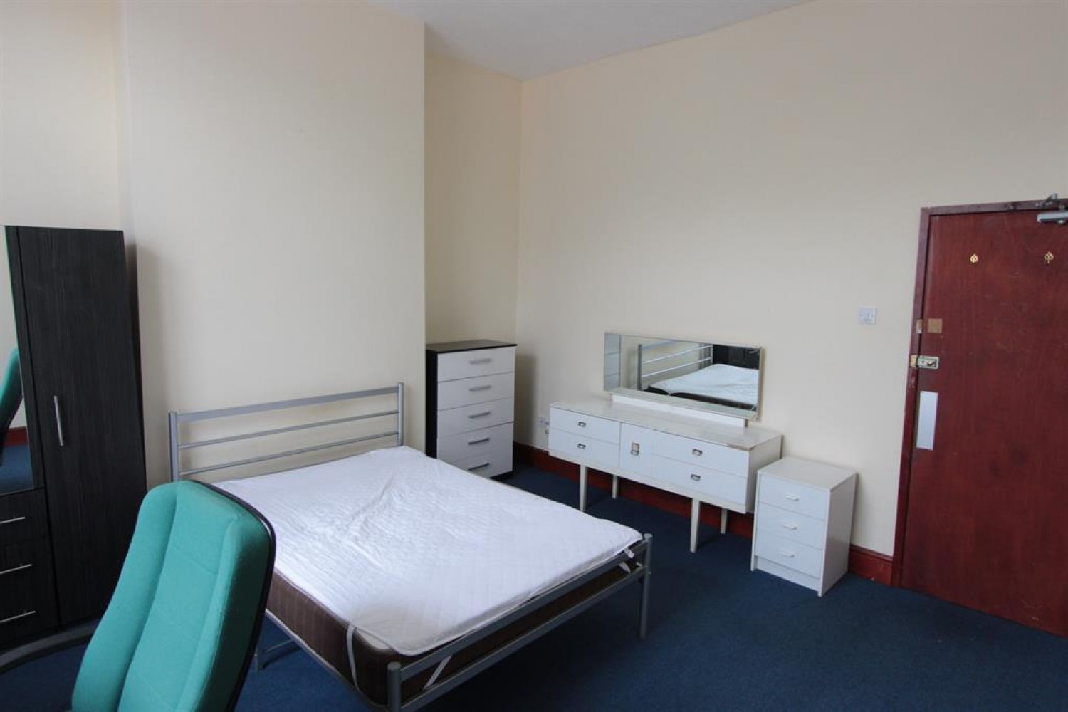 6 bedroom Flat to let in Barber Crescent, Sheffield, S10 1EF