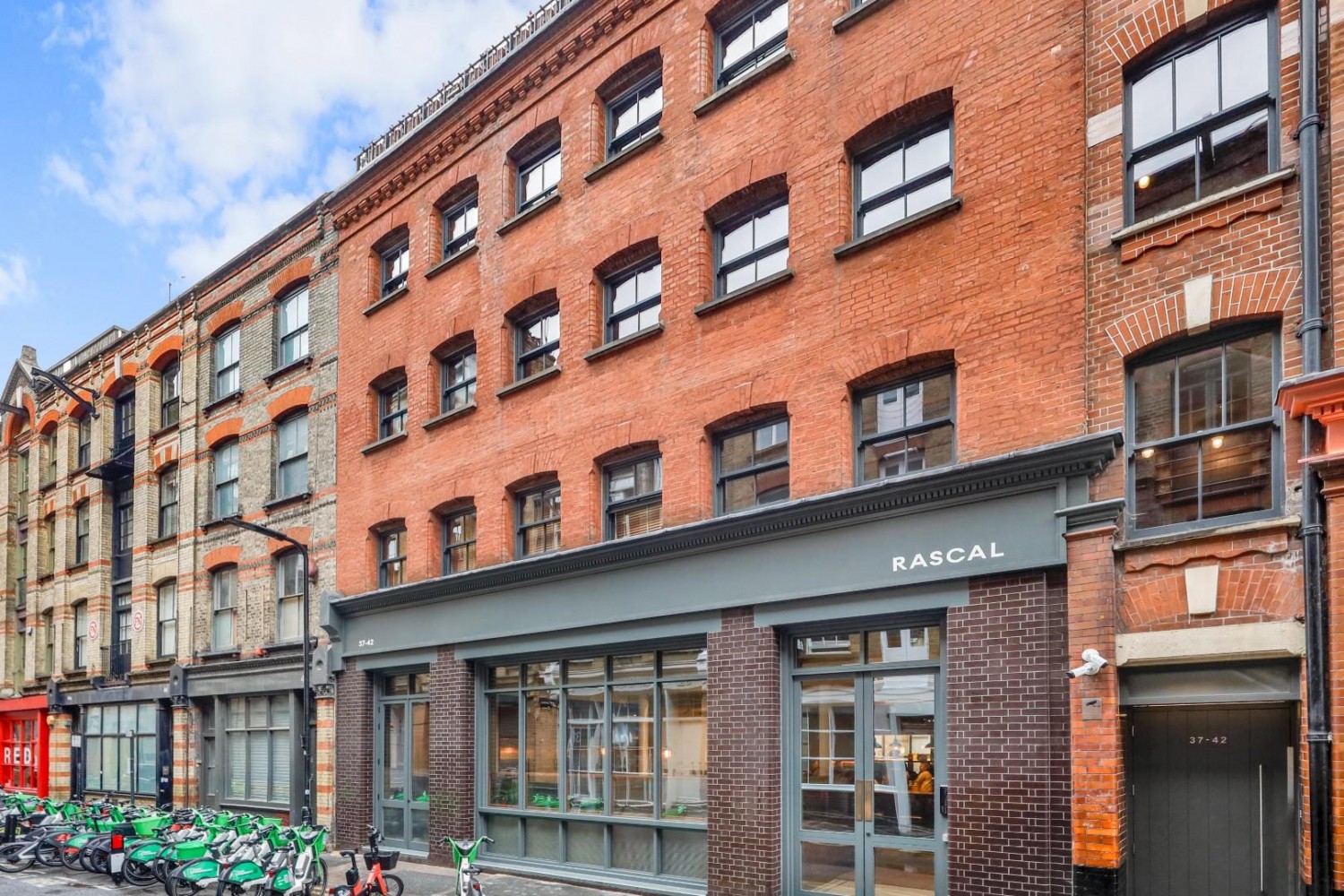 3 bedroom Flat to let in Charlotte Road, Shoreditch Triangle, EC2A