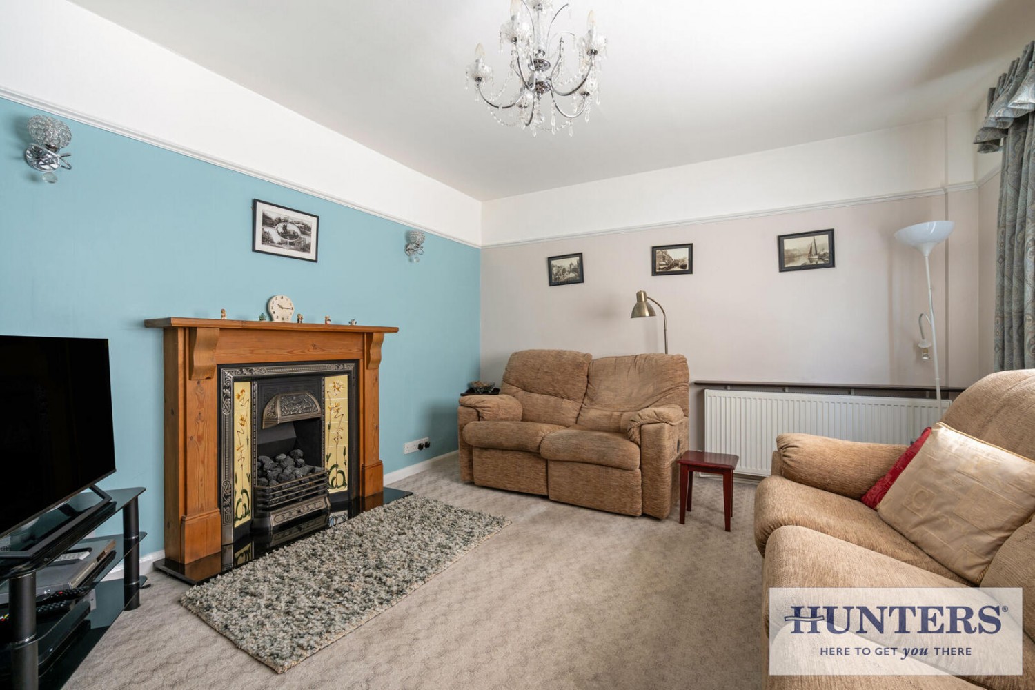 3 bedroom House for sale in Hawthorn Drive, Yeadon, Leeds