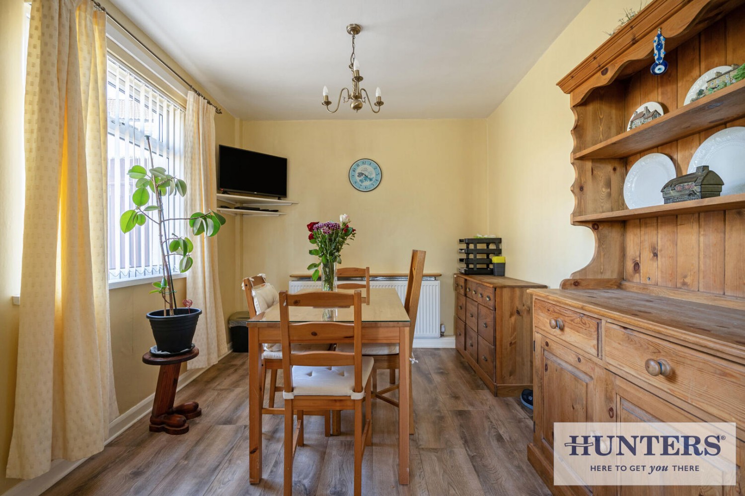3 bedroom House for sale in Hawthorn Drive, Yeadon, Leeds