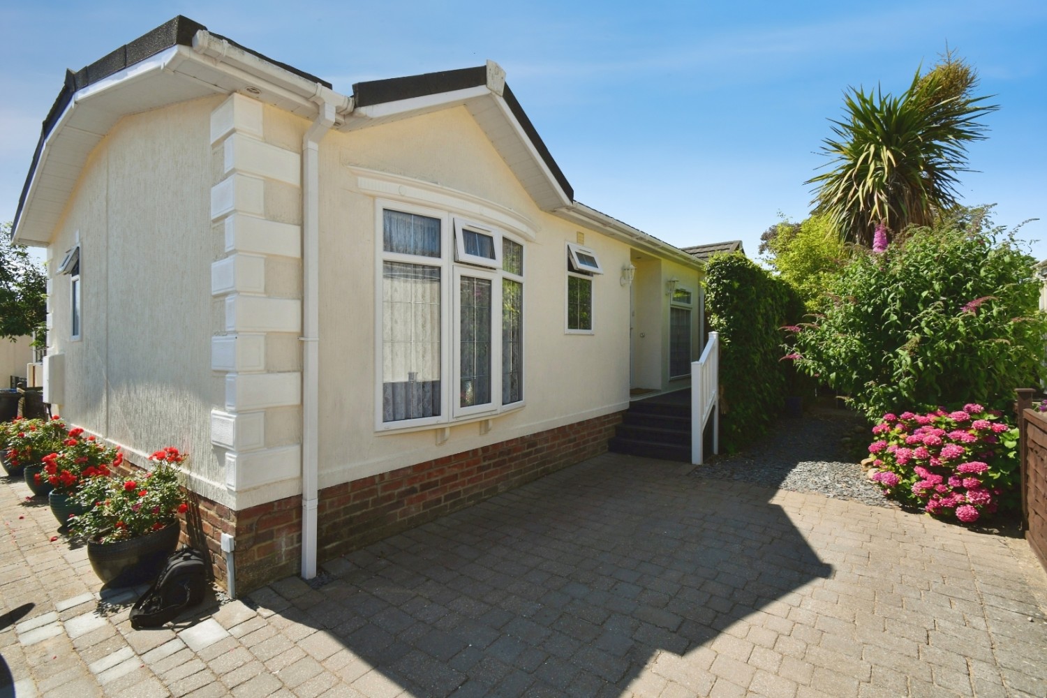 2 bedroom Park home for sale in Lower Dunsforth, York