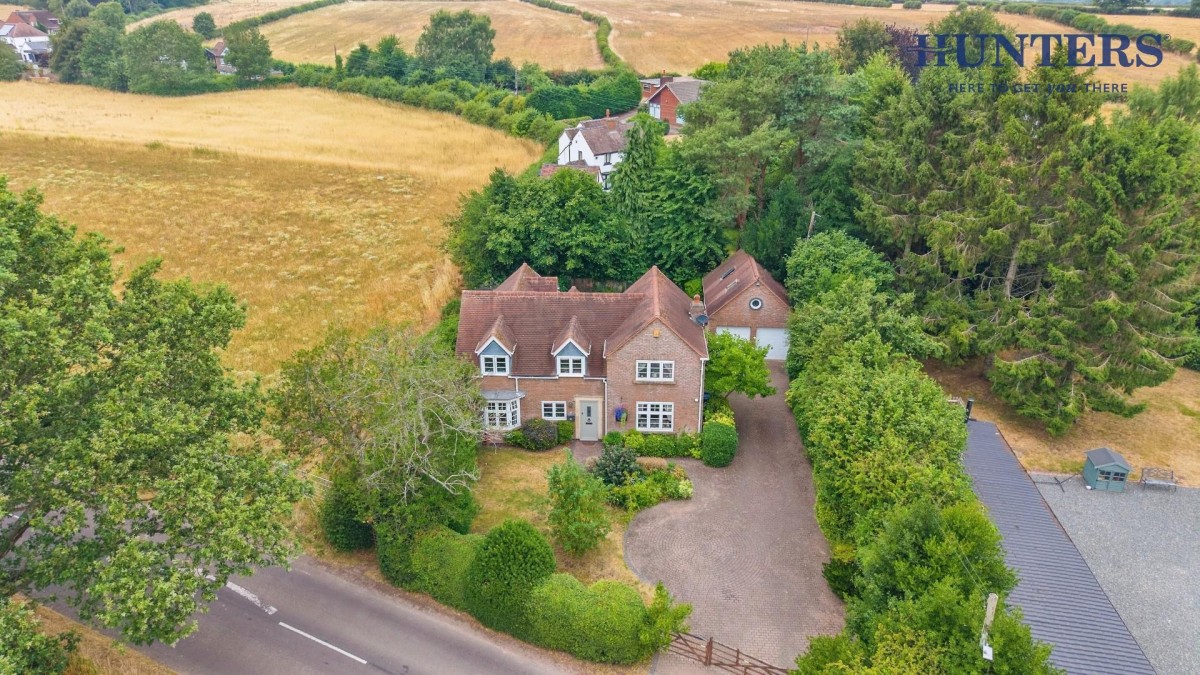 Lichfield Road, Whittington - STUNNING FAMILY HOME