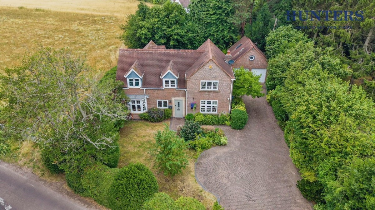 Lichfield Road, Whittington - STUNNING FAMILY HOME