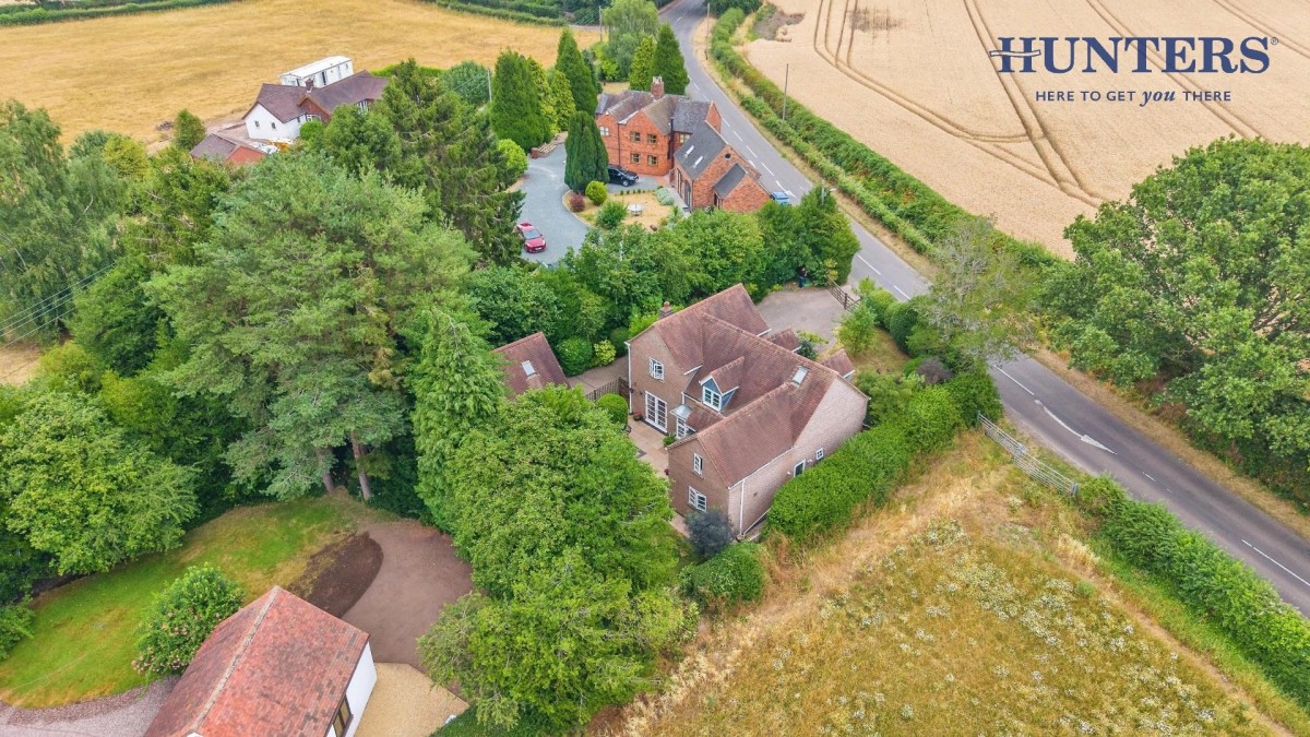 Lichfield Road, Whittington - STUNNING FAMILY HOME