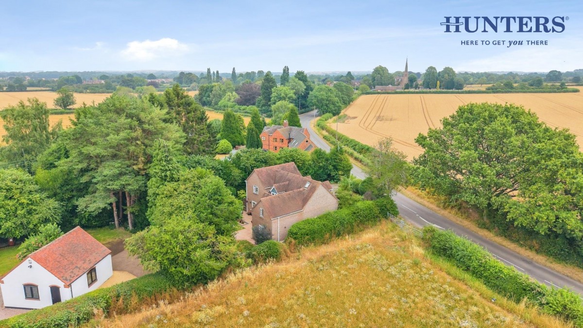 Lichfield Road, Whittington - STUNNING FAMILY HOME