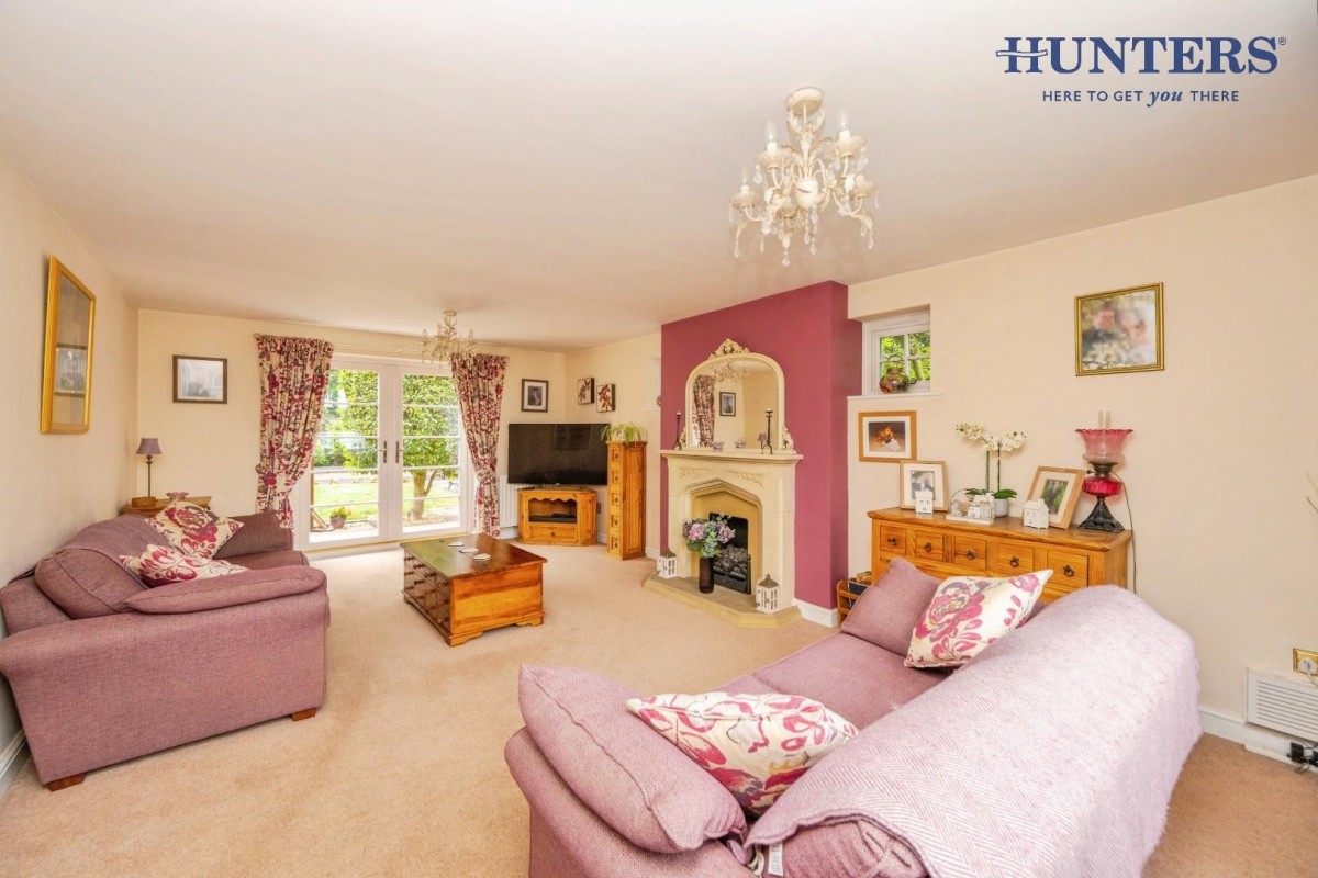 Lichfield Road, Whittington - STUNNING FAMILY HOME