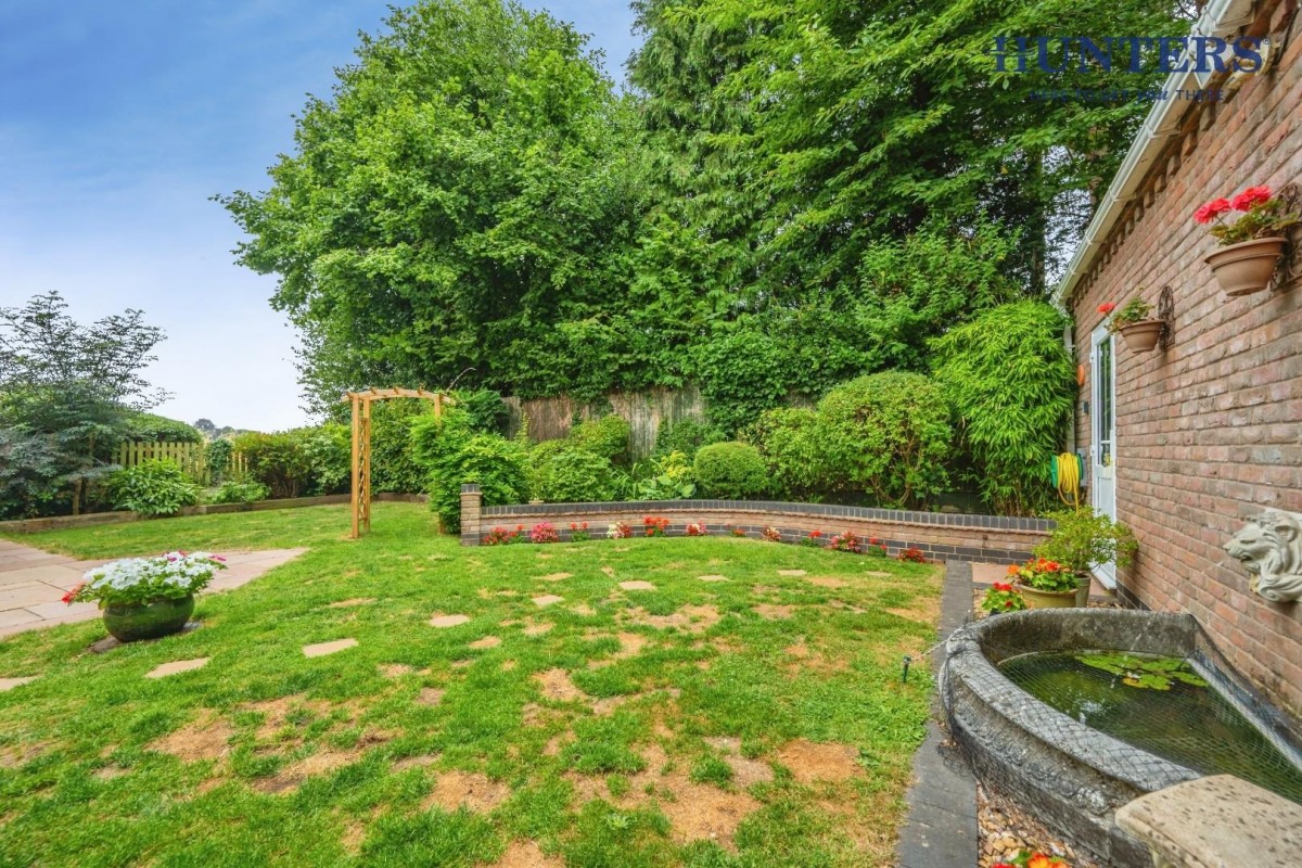 Lichfield Road, Whittington - STUNNING FAMILY HOME