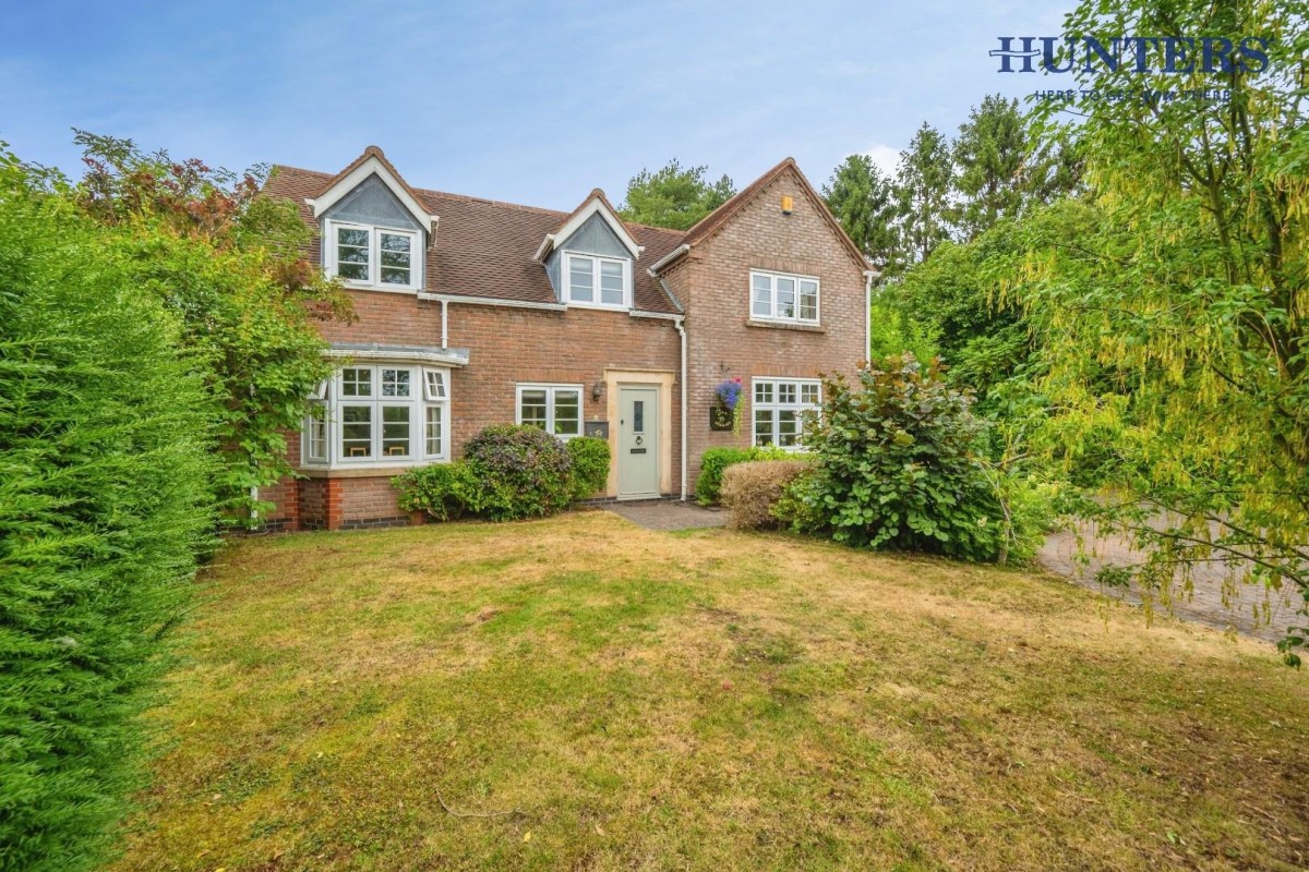 Lichfield Road, Whittington - STUNNING FAMILY HOME