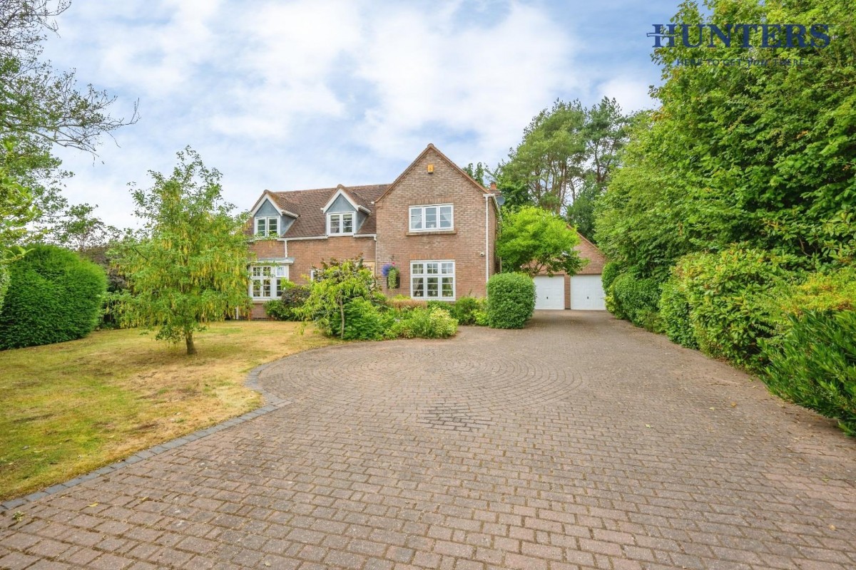 Lichfield Road, Whittington - STUNNING FAMILY HOME