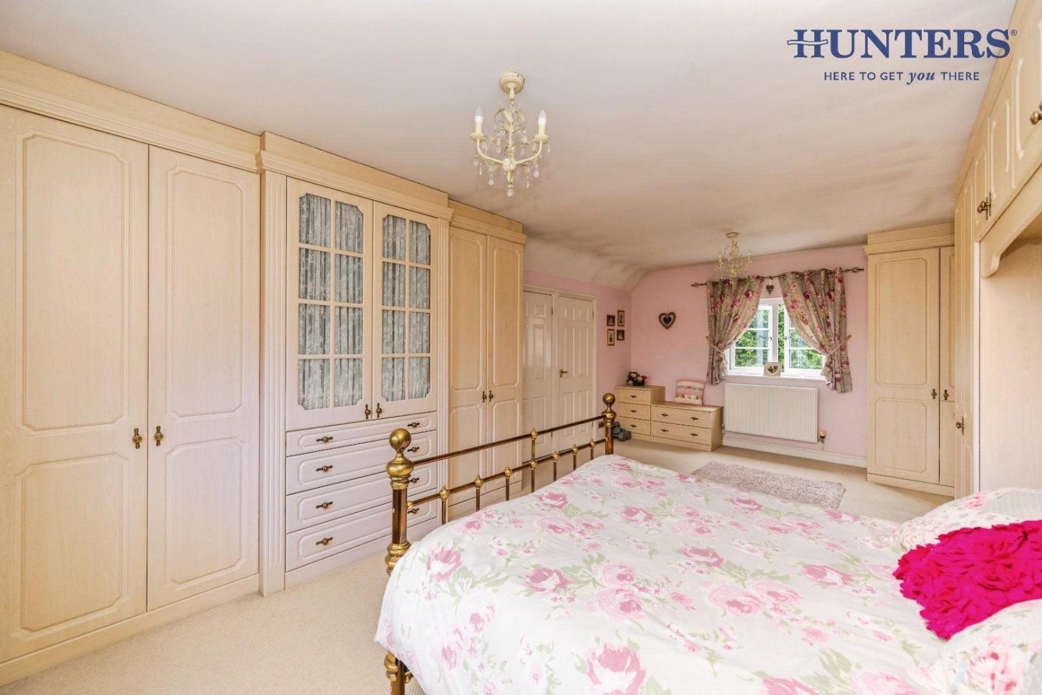 4 bedroom House for sale in Lichfield Road, Whittington - STUNNING FAMILY HOME