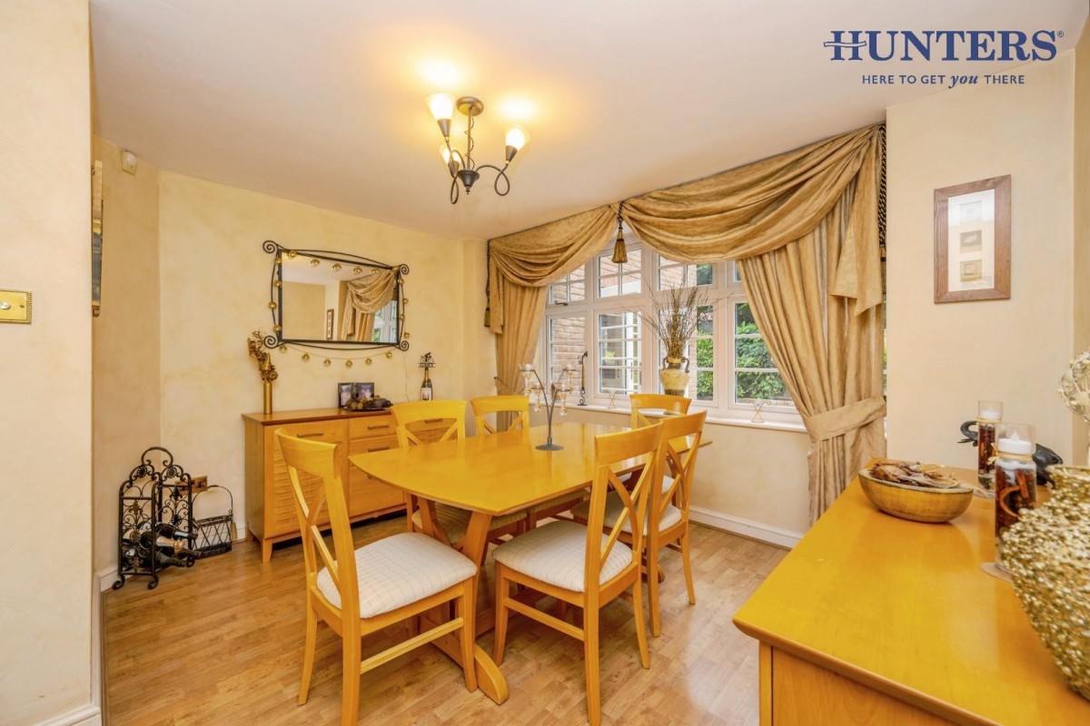 Lichfield Road, Whittington - STUNNING FAMILY HOME