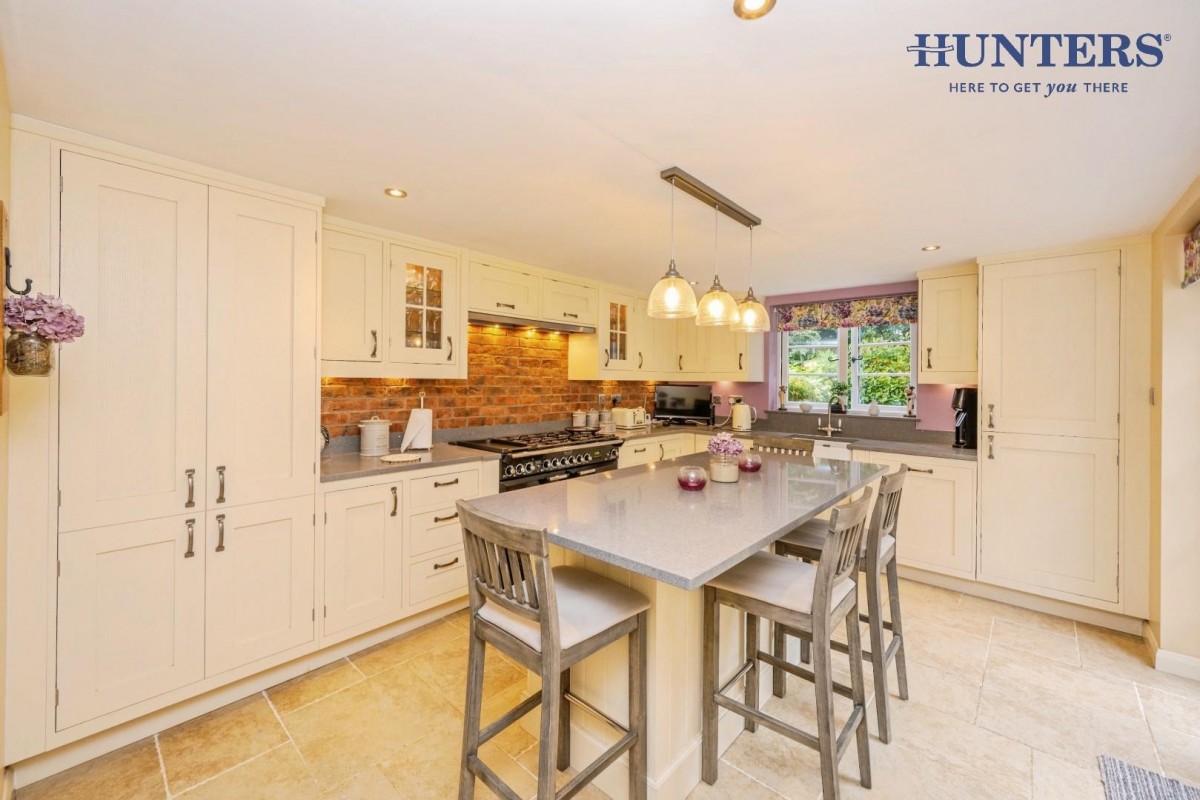 Lichfield Road, Whittington - STUNNING FAMILY HOME