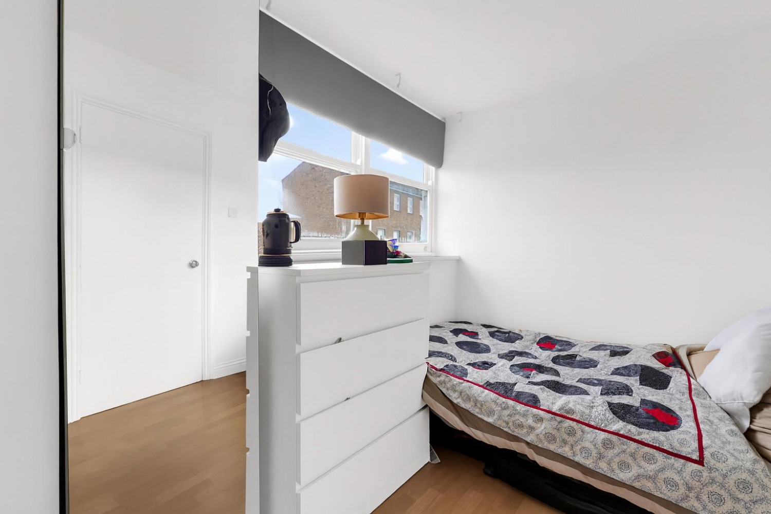 3 bedroom Flat to let in Wood Close, London, E2