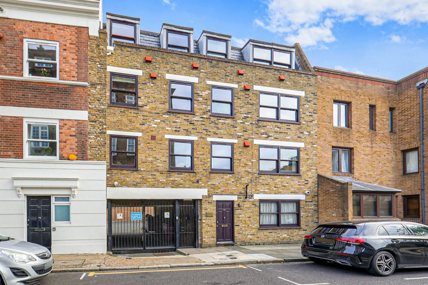 3 bedroom Flat to let in Wood Close, London, E2
