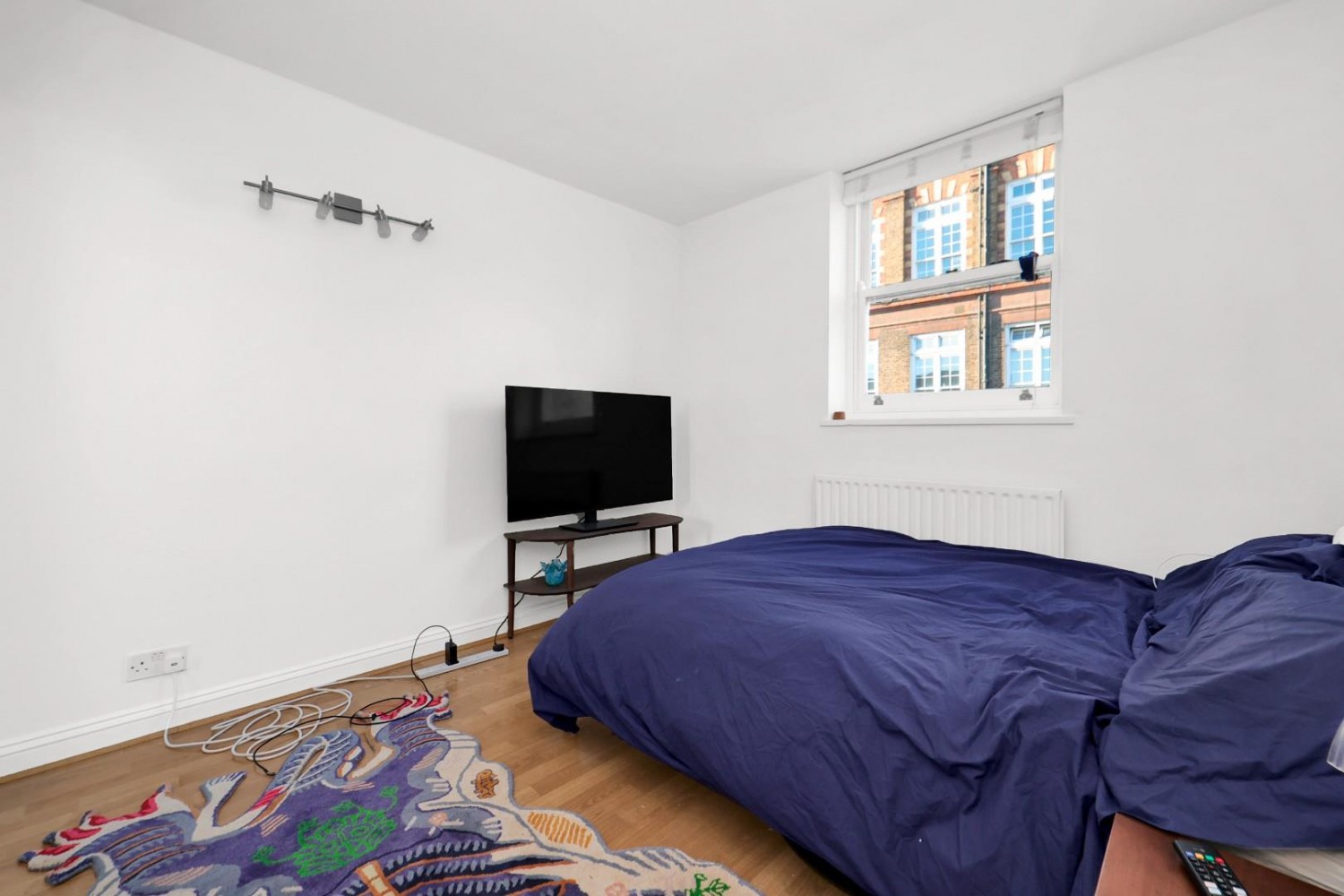 3 bedroom Flat to let in Wood Close, London, E2
