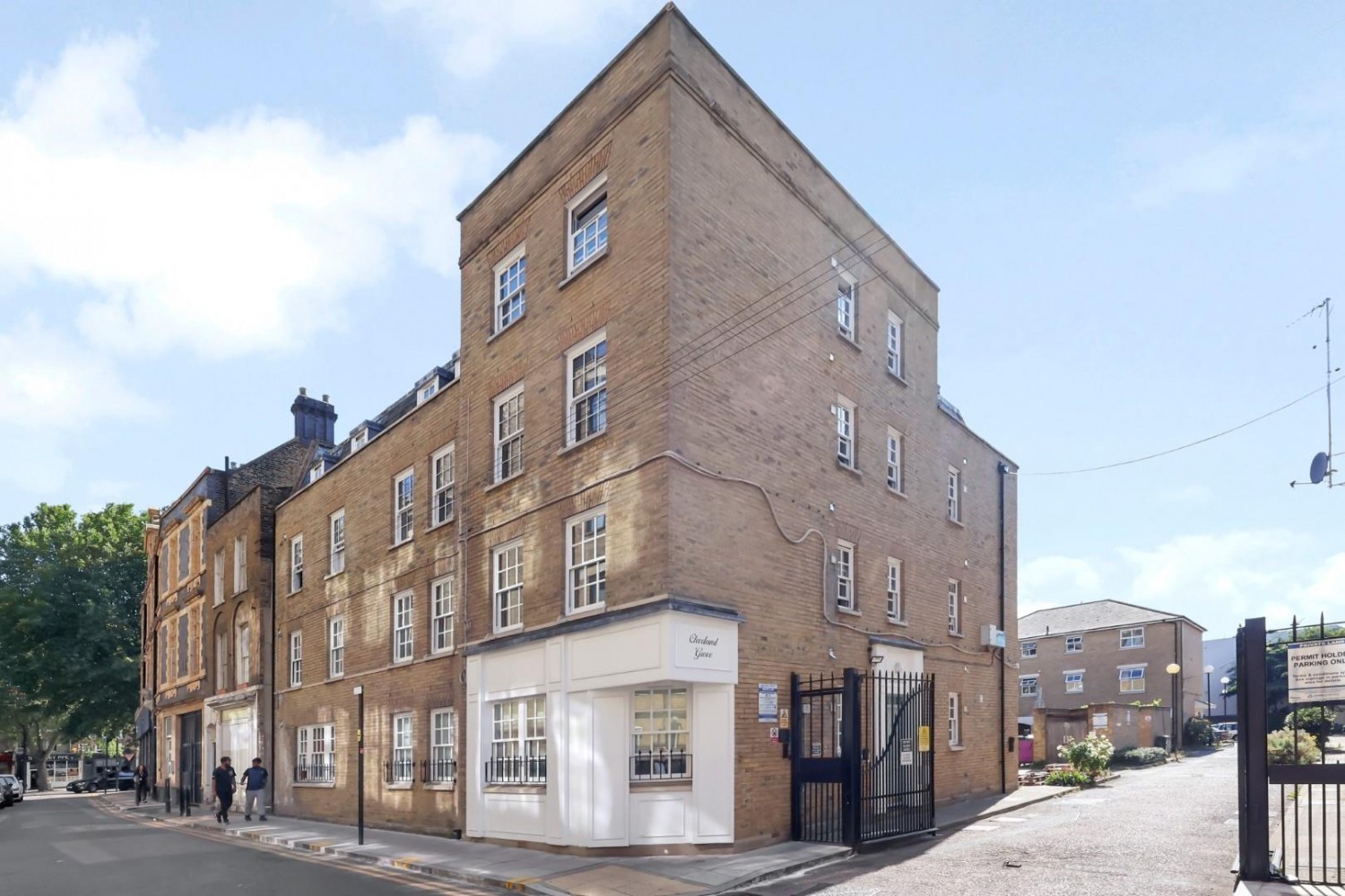 1 bedroom Flat for sale in Cleveland Grove, London, E1
