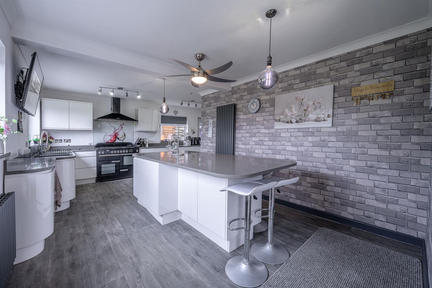 4 bedroom House for sale in Park Dingle, Bewdley, DY12 2JY