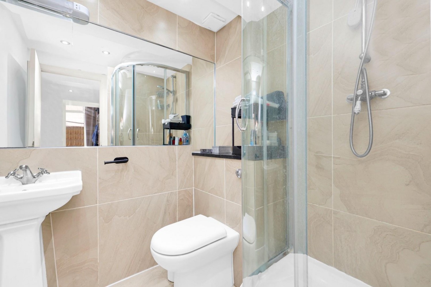 2 bedroom Flat to let in City Road, Shoreditch, EC1V