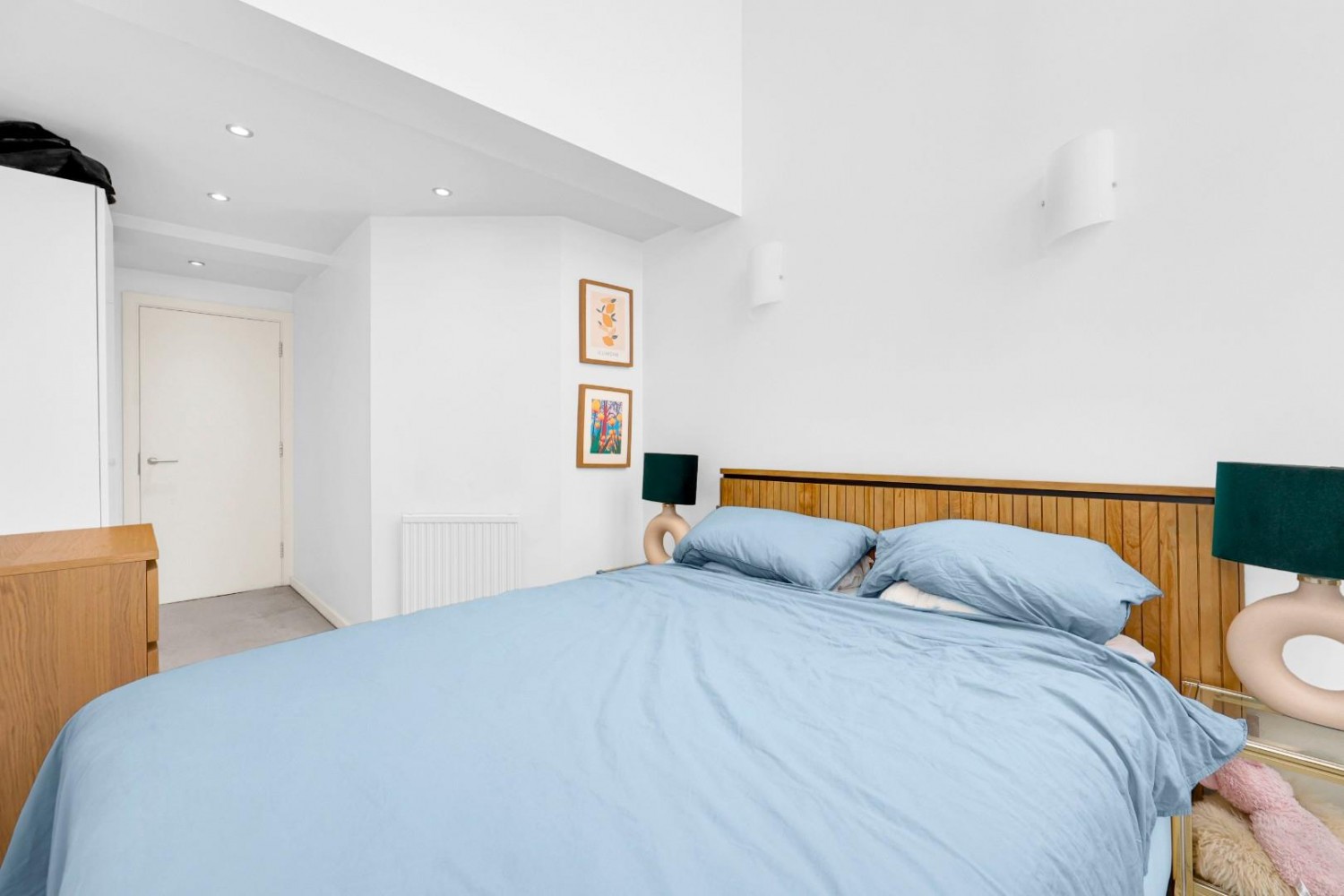 2 bedroom Flat to let in City Road, Shoreditch, EC1V