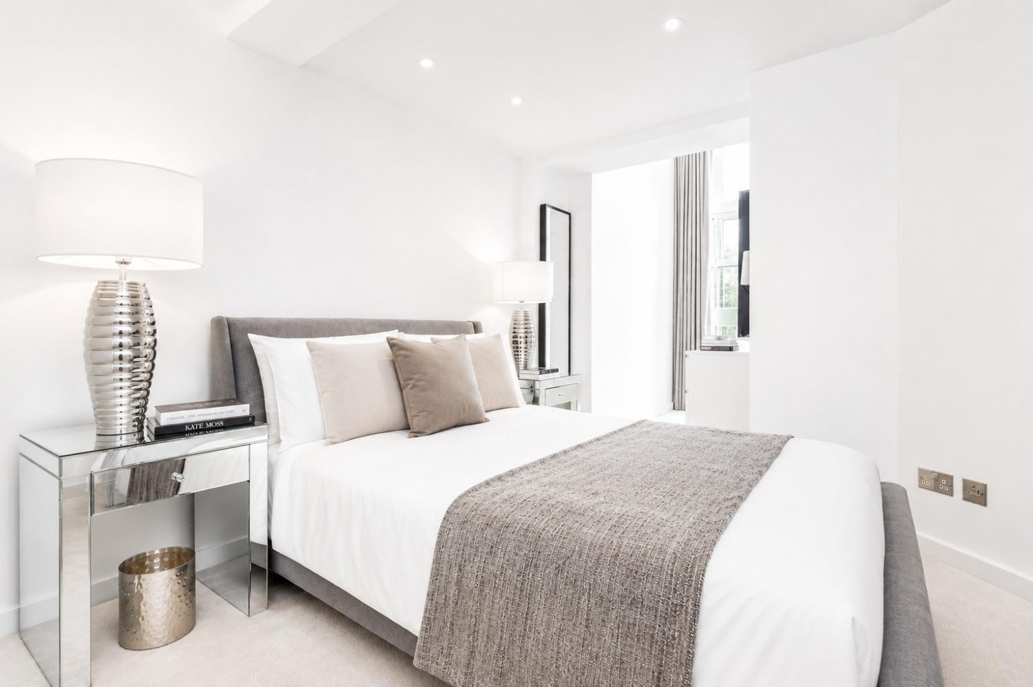 2 bedroom Flat to let in City Road, Shoreditch, EC1V