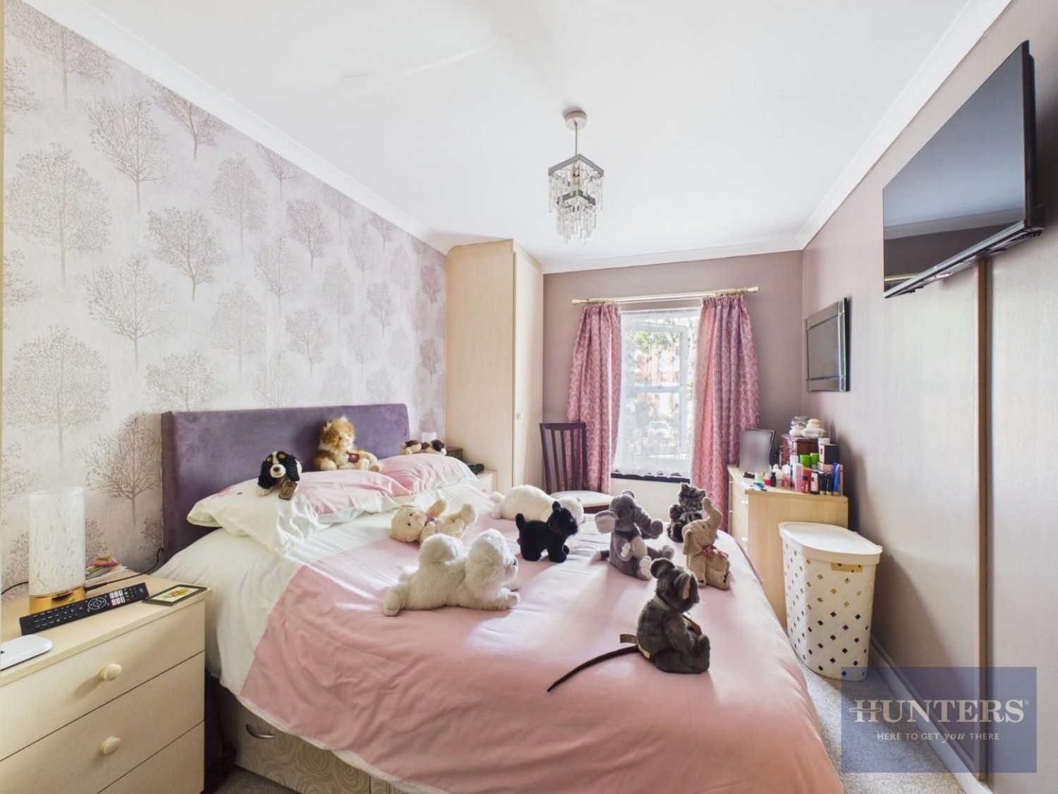 2 bedroom Flat for sale in Moorend Park Road, Cheltenham