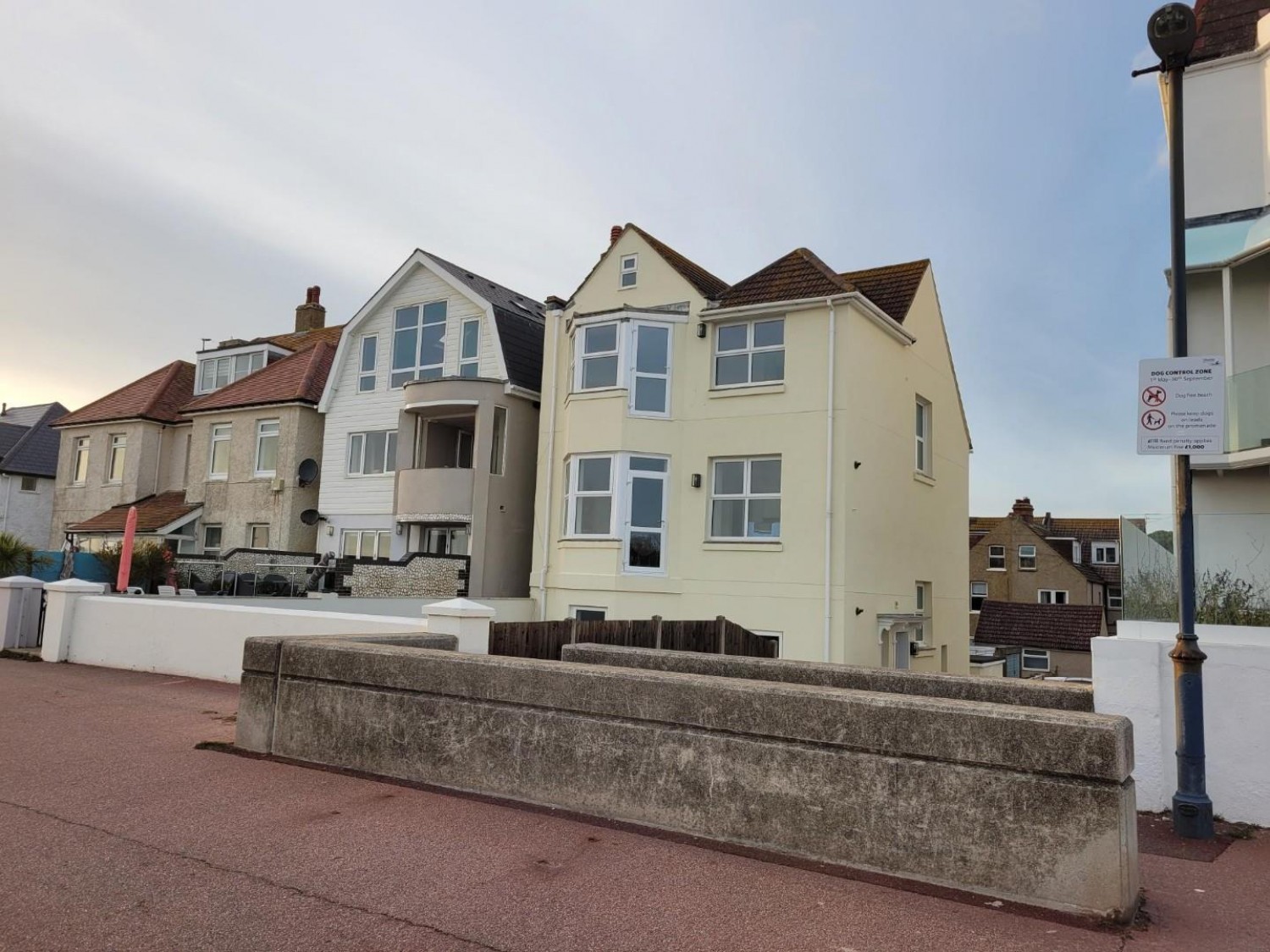 2 bedroom Flat to let in Marine Parade, Hythe, Kent