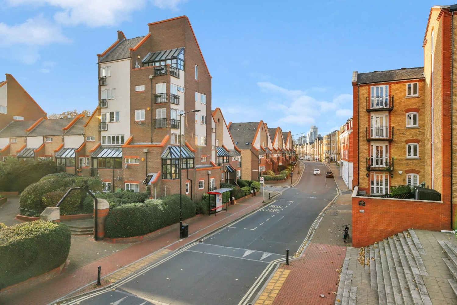 2 bedroom Flat to let in Rotherhithe Street, London SE16