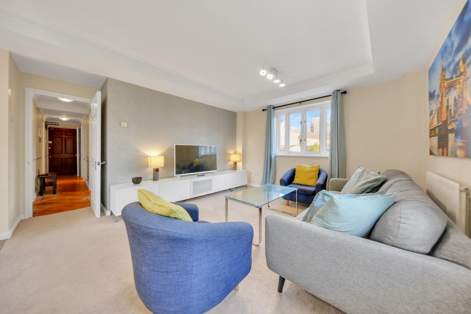 2 bedroom Flat to let in Rotherhithe Street, London SE16